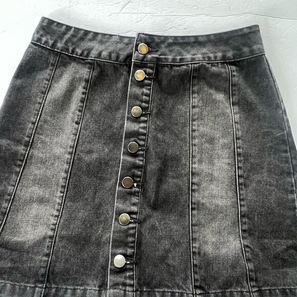 BDG Denim Button Up Front Acid Wash Gray/Black Short Mini Skirt Sz M - Picture 3 of 10